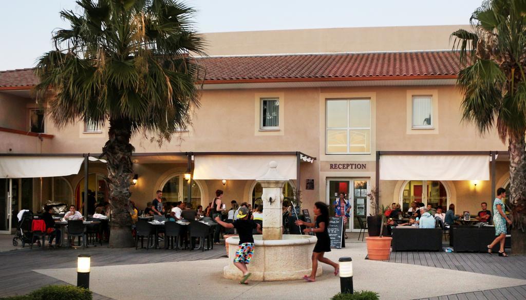 Hotel Restaurant Les Jasses De Camargue Gallargues-le-Montueux Luaran gambar
